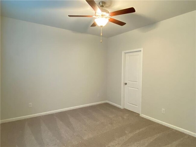 Building Photo - 2588 Red Alder Alley
