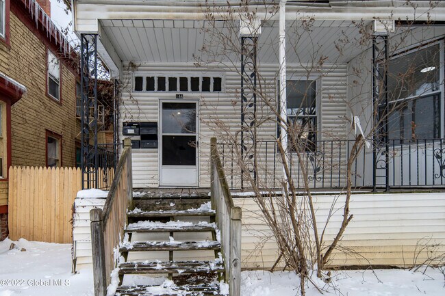 Foto del edificio - 144 5th Ave