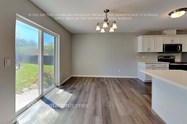 Foto del edificio - 216 Michell Ln NE