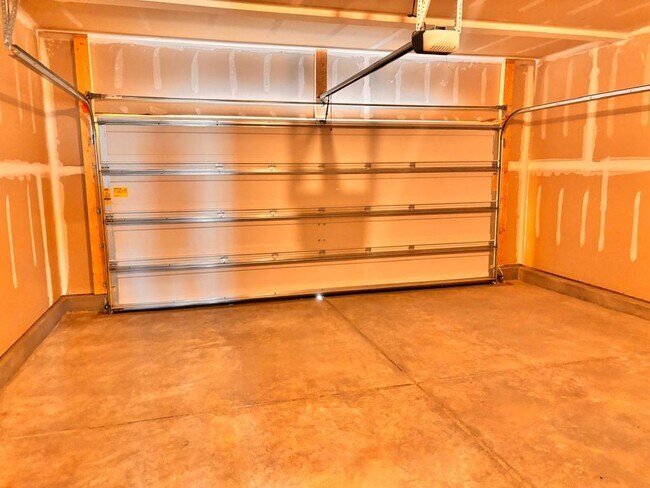 Building Photo - 5010 Fir Tree Ln