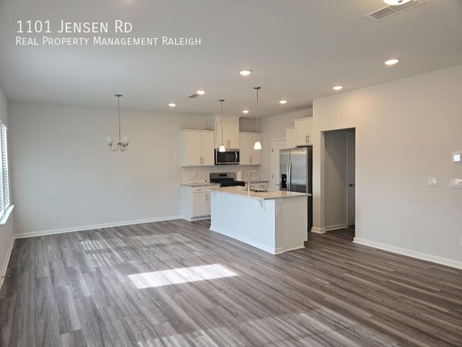 Building Photo - 1101 Carr Rd