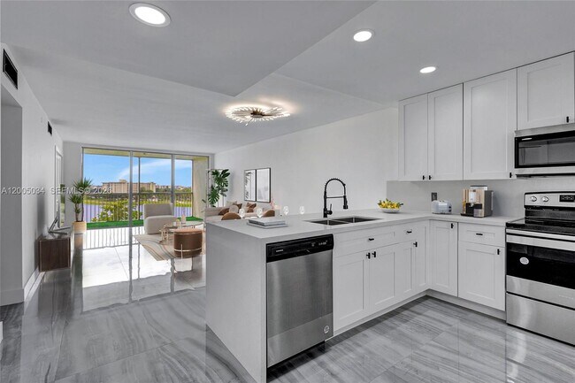 Foto del edificio - 3091 N Course Dr