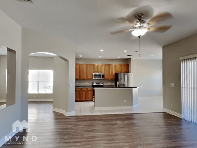 Foto del edificio - 729 Griffen Heights Ct