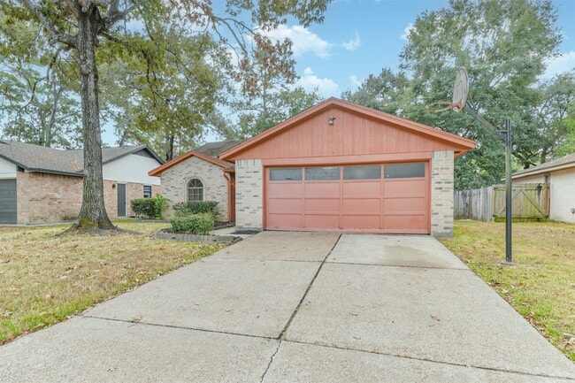 Foto del edificio - 2714 Foliage Green Dr