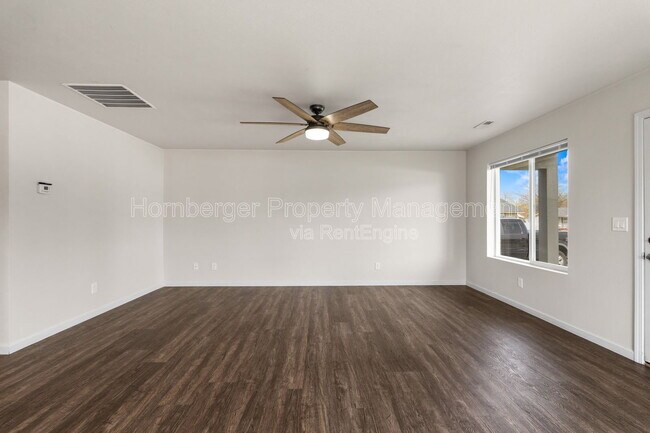 Foto del edificio - 14420 E Heroy Ln