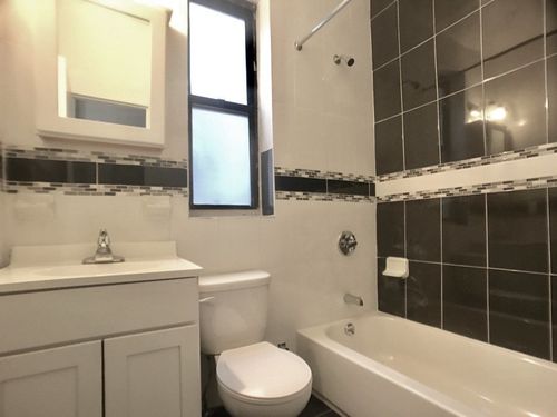 Building Photo - 562 W 149th St