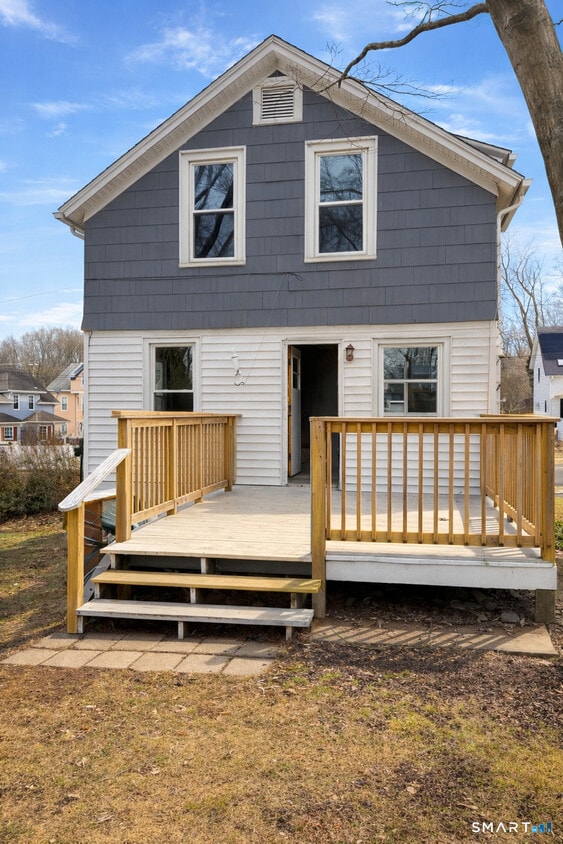 Building Photo - 17 Sylvan Ave