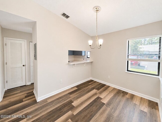 Foto del edificio - 8322 Derbyshire Pl