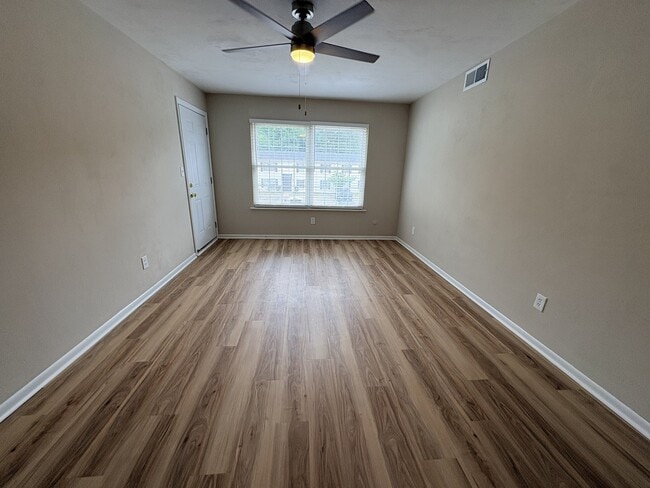 Building Photo - 200 Kilby Shores Dr