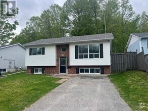 Building Photo - 807 Birchwood Dr