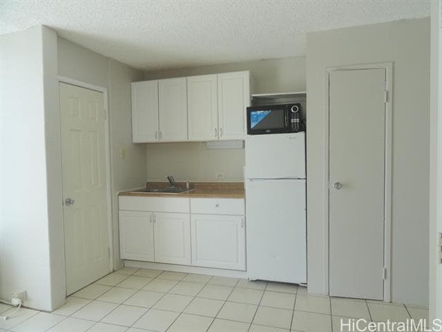 Building Photo - 2509 Ala Wai Blvd