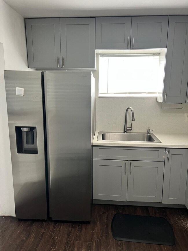 Building Photo - 620 NE 140th St