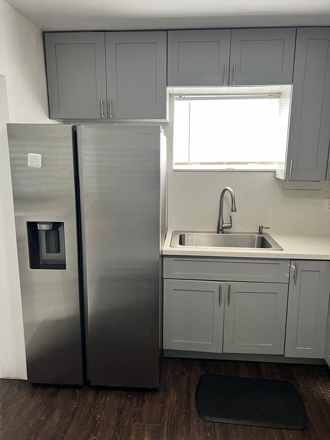 Foto del edificio - 620 NE 140th St