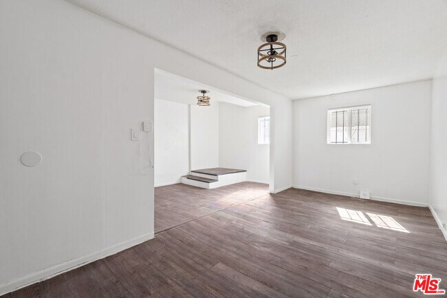 Foto del edificio - 932 1/2 California Ave