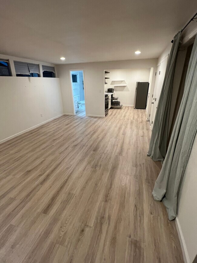 Foto del edificio - 881 Hawthorne Dr