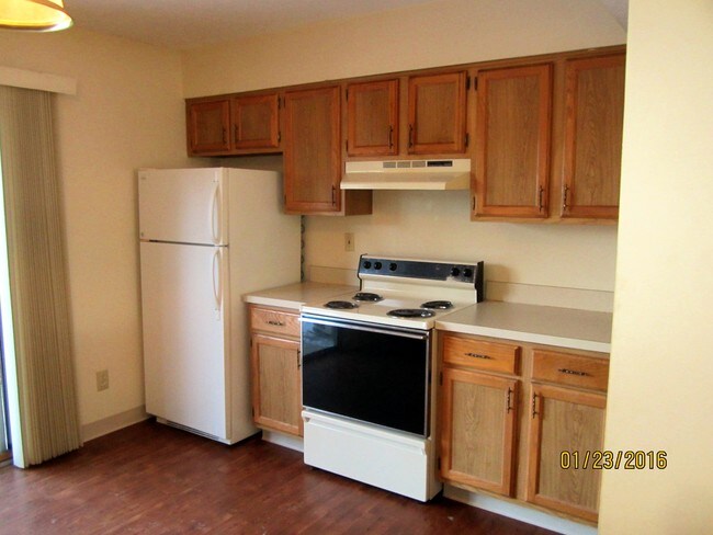 Foto del edificio - 635 Pebble Pl Dr