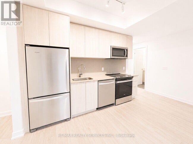 Building Photo - 740 Whitlock Ave