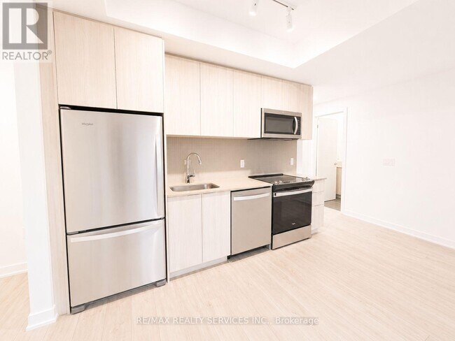 Photo du bâtiment - 740 Whitlock Ave