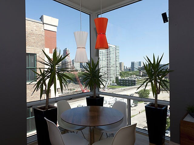 Foto del edificio - 170 W Polk St