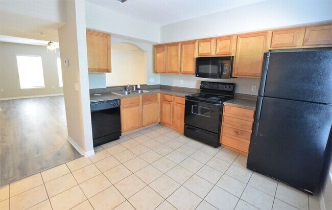 Building Photo - 3632 N Goldenrod Rd
