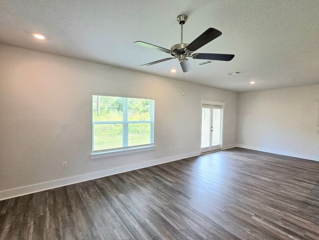 Foto del edificio - 1632 Amaya Ln