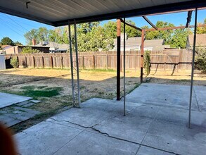 Building Photo - 1541 Circle Ln