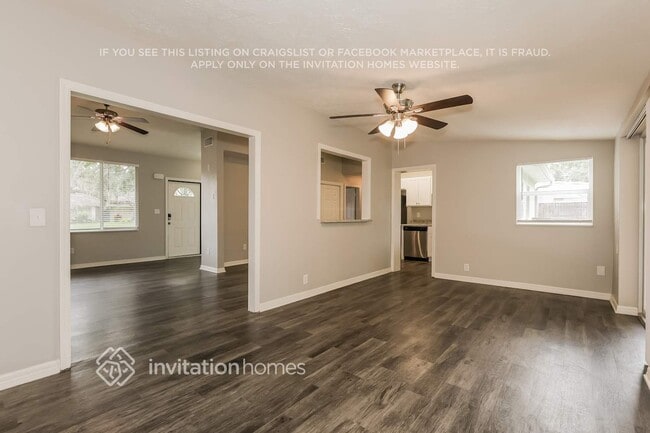 Foto del edificio - 813 E River Dr