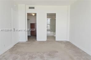 Foto del edificio - 900 Bay Dr