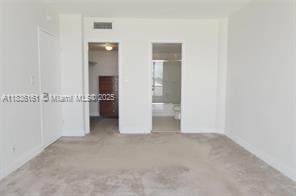 Building Photo - 900 Bay Dr