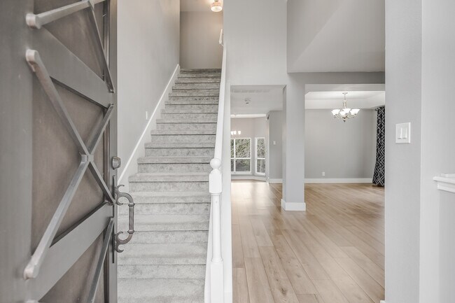 Building Photo - 15711 Wolf Creek St