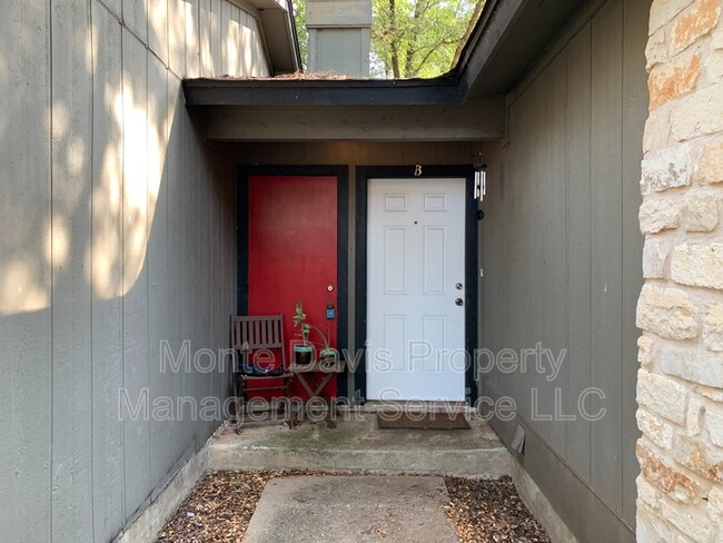 Building Photo - 9507 Nightjar Dr