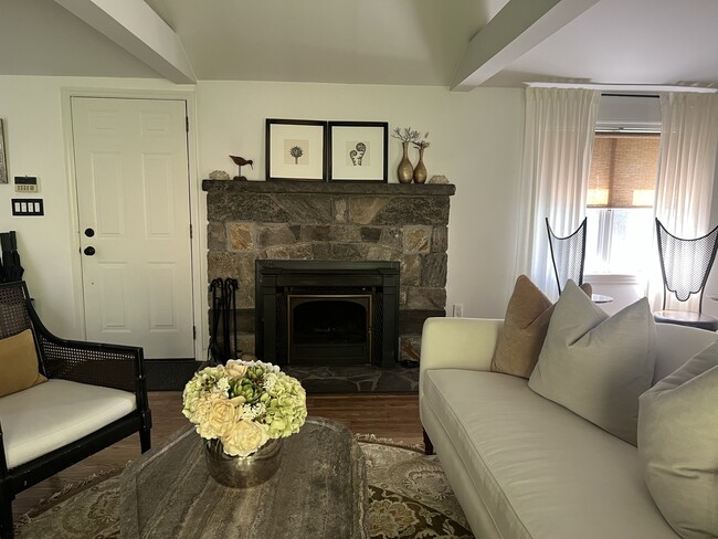 Building Photo - 46 Gallows Hill Rd