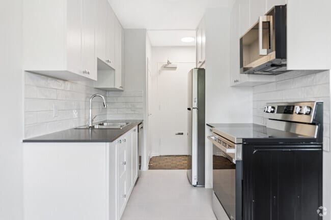Interior Photo - 2360 Weston Road