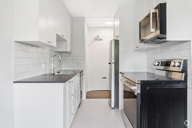 Interior Photo - 2360 Weston Road