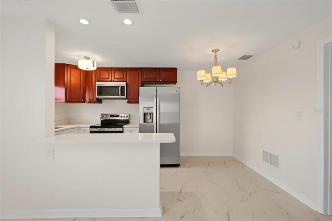 Foto del edificio - 9040 Blind Pass Rd