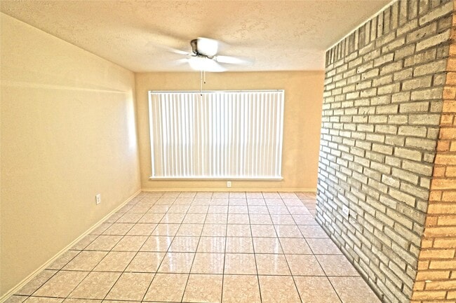 Foto del edificio - 7603 Loro Linda Dr