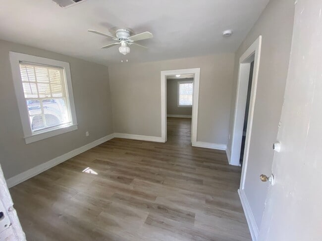 Building Photo - **AVAILABLE NOW** 1 Bedroom / 1 Bathroom Home for Rent in Columbus***