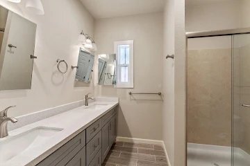 Building Photo - Unit B7-MLK