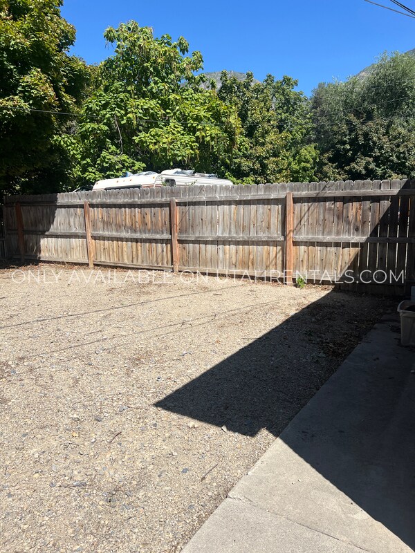 Foto del edificio - 60 N 300 E