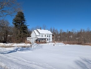 Building Photo - 9 Turnpike Rd