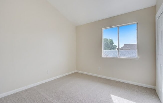 Building Photo - 1021 Galleon Way