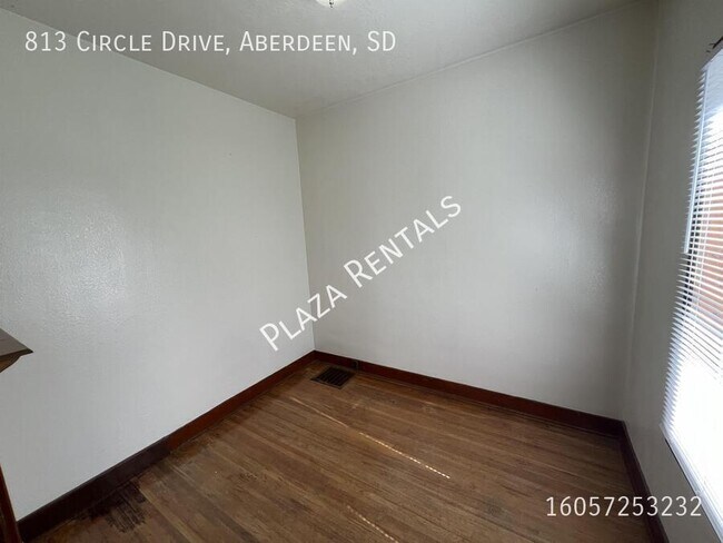 Foto del edificio - 211 N Washington St