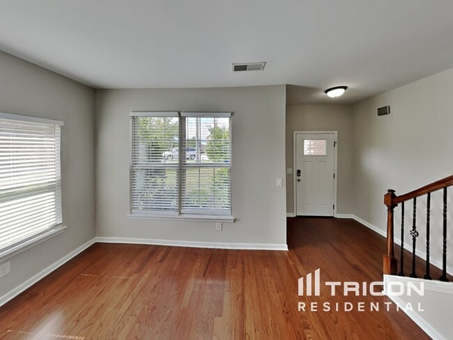 Building Photo - 1092 Campbell Ave