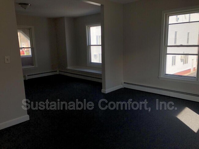 Foto del edificio - 2 Norman Ave