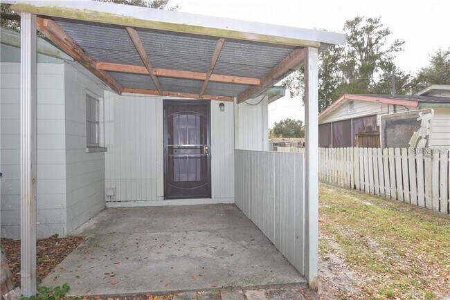 Foto del edificio - 1311 Standish Dr