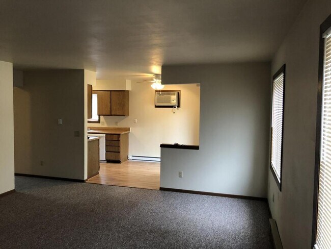 Foto del edificio - 6733 Jacobs Way Unit 2