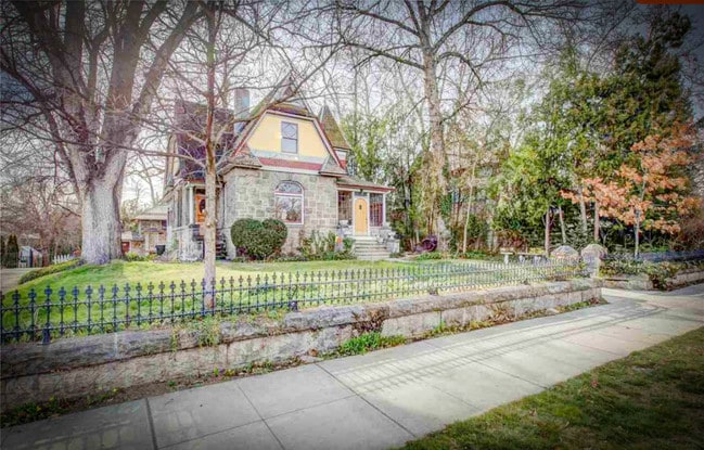 Building Photo - 635 E Warm Springs Ave