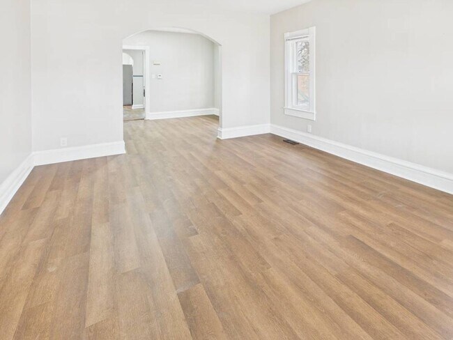 Building Photo - 620 Grover St