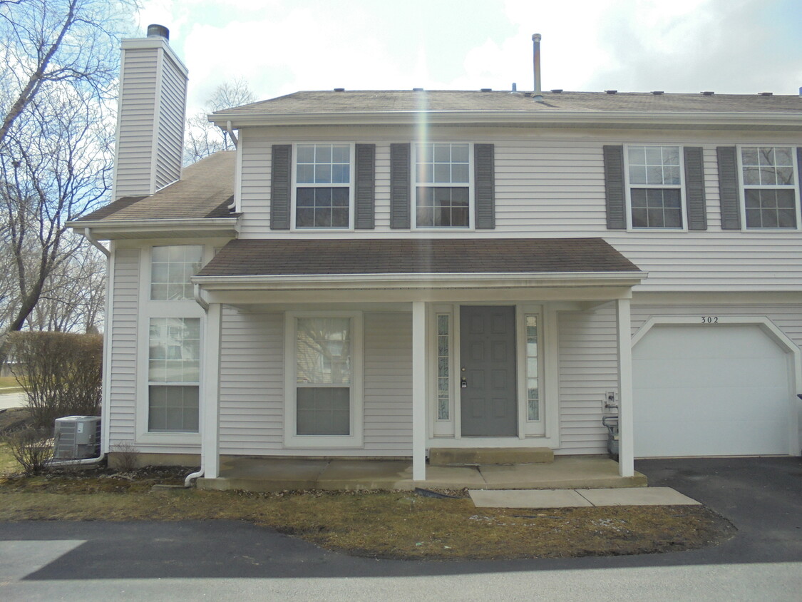 Primary Photo - 302 Teak Ln