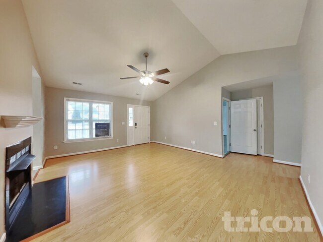 Building Photo - 105 Haven Grove Trail